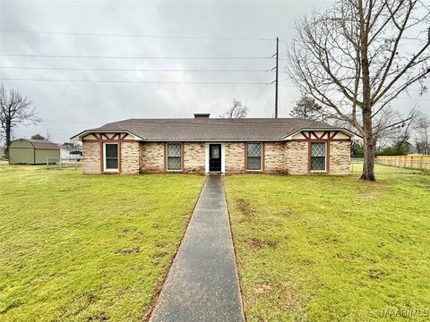 Photo of 117 Pinehaardt Drive, Selma, AL 36701 (MLS # 583214)