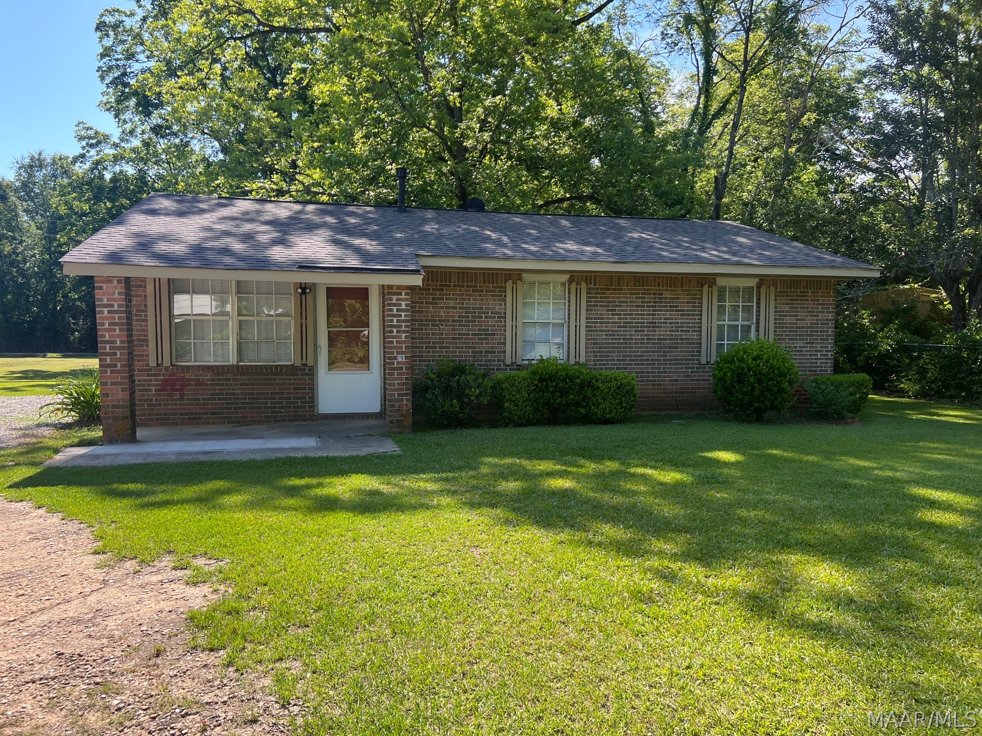 Photo 1 of 15 — 420 SHORT Street, Wetumpka, AL 36092