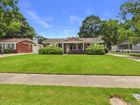 Photo of 3330 ARBORFIELD Road, Montgomery, AL 36109 (MLS # 588202)
