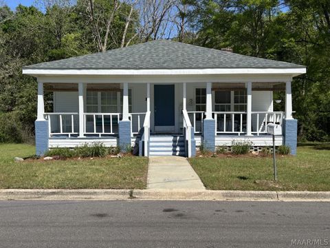 Photo of 531 Carlton Street, Andalusia, AL 36420 (MLS # 585963)
