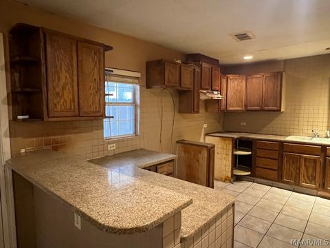 Photo of 705 IRIS Lane, Montgomery, AL 36105 (MLS # 584297)