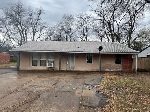 Photo of 705 IRIS Lane, Montgomery, AL 36105 (MLS # 584297)