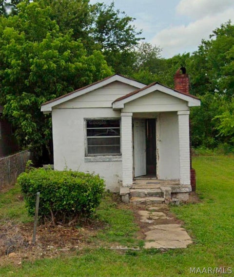 Photo of 2706 8th Avenue N, Bessemer, AL 35020 (MLS # 588742)