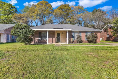 Photo of 384 Forest Park Drive, Montgomery, AL 36109 (MLS # 584709)