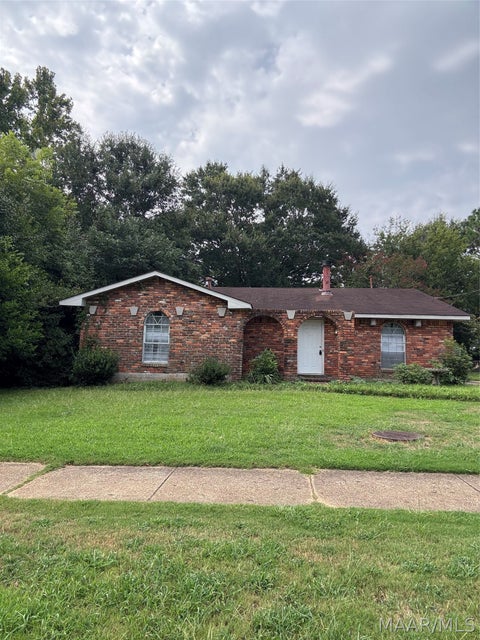 Photo of 6042 Wares Ferry Road, Montgomery, AL 36117 (MLS # 589950)