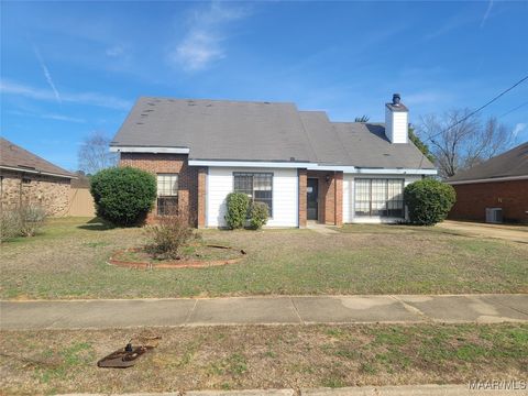 Photo of 6991 Lakeview Drive, Montgomery, AL 36117 (MLS # 582470)