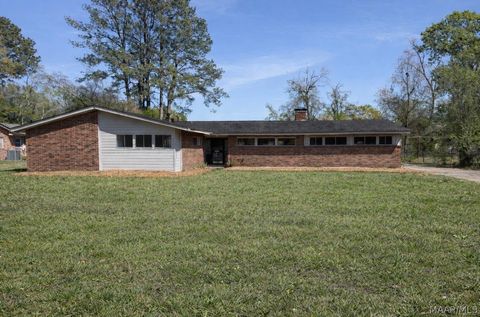 Photo of 3651 EDGAR D NIXON Avenue, Montgomery, AL 36105 (MLS # 584929)