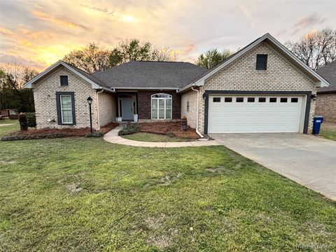 Photo of 181 Village Knoll, Wetumpka, AL 36093 (MLS # 585673)