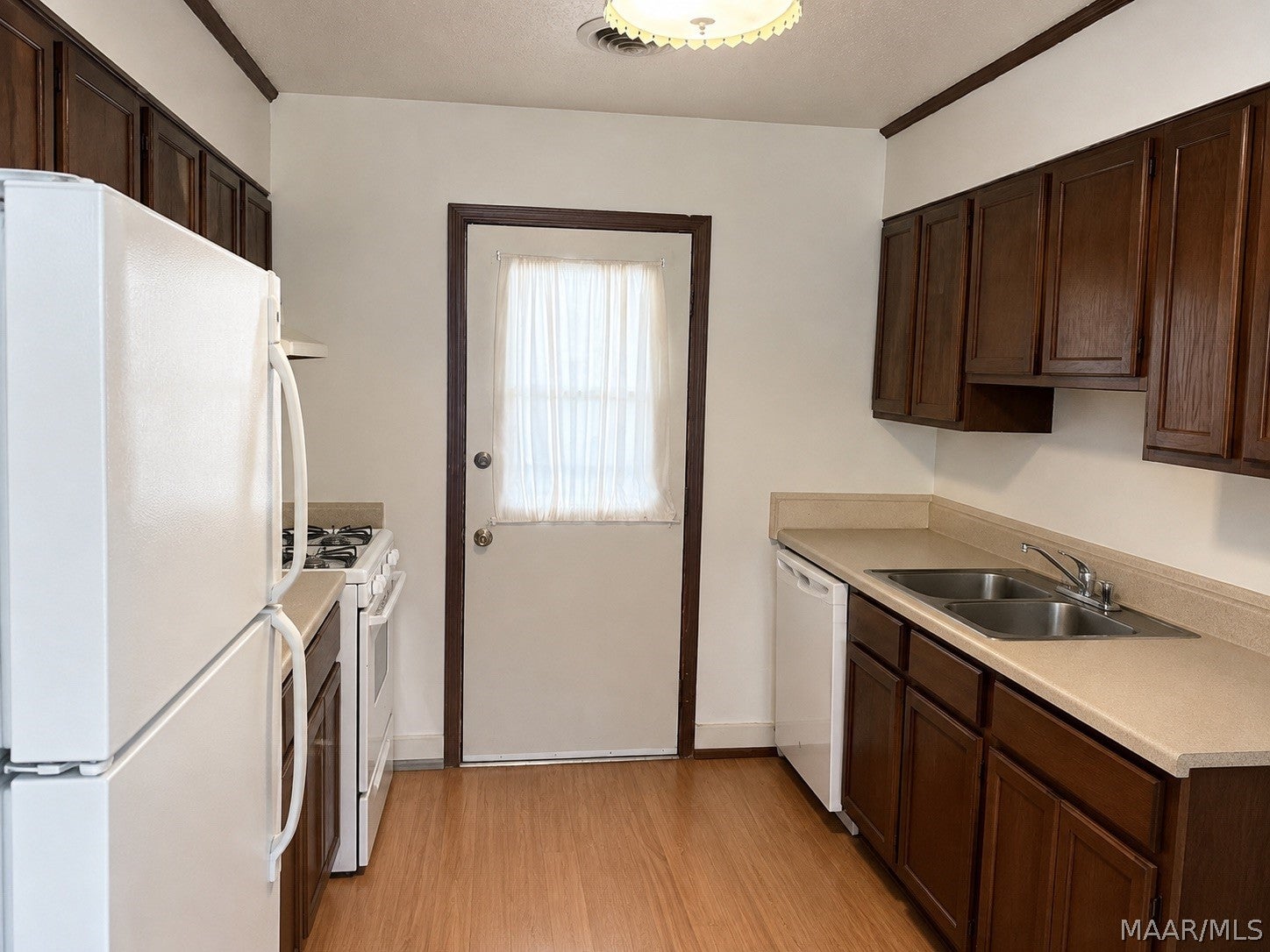 707 Auburn Street - Photo 3