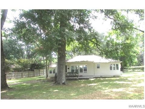 Photo of 2009 Commodore Street, Montgomery, AL 36106 (MLS # 580375)