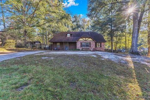 Photo of 144 Shawnee Drive, Wetumpka, AL 36092 (MLS # 581103) Photo of 144 Shawnee Drive, Wetumpka, AL 36092 (MLS # 581103)