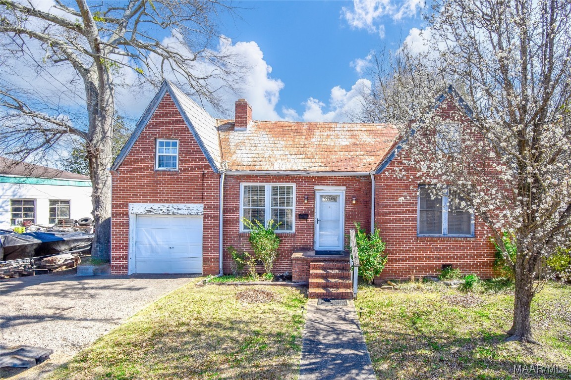Photo 1 of 43 — 141 S Central Avenue, Alexander City, AL 35010
