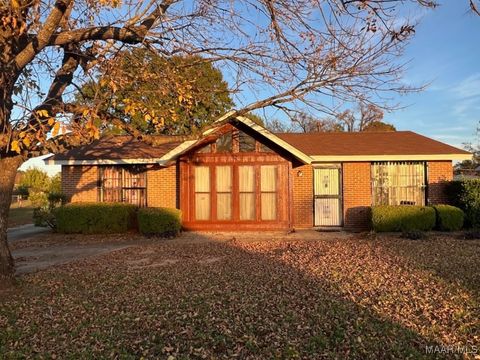 Photo of 544 Conrad Street, Montgomery, AL 36110 (MLS # 581912)