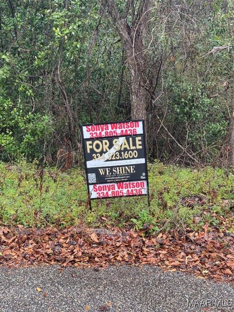 Photo of 00 Linden Drive, Eufaula, AL 36027 (MLS # 572245) Photo of 00 Linden Drive, Eufaula, AL 36027 (MLS # 572245)