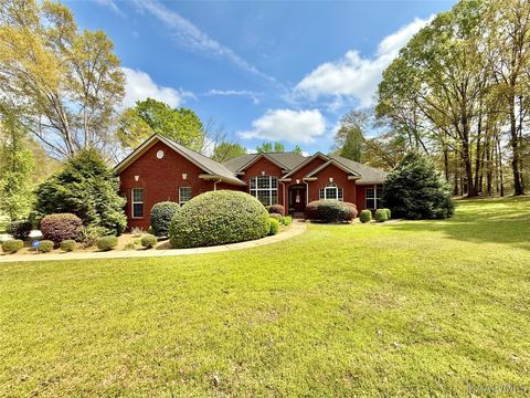 Photo of 230 Ocmulgee Drive, Valley Grande, AL 36701 (MLS # 585026)