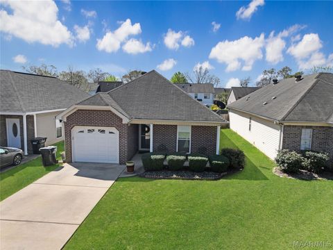 Photo of 130 Park Drive N, Clanton, AL 35045 (MLS # 585161)