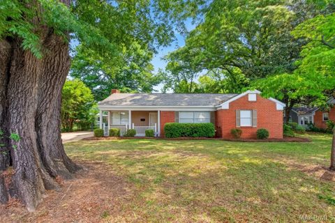 Photo of 2935 Pelzer Avenue, Montgomery, AL 36109 (MLS # 586340)
