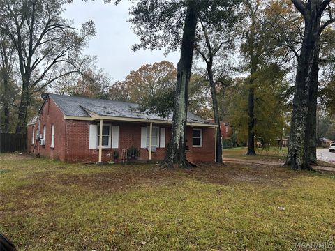 Photo of 203 W WOODLAND Drive, Montgomery, AL 36105 (MLS # 586658)