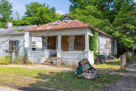 Photo of 909 Minter Avenue, Selma, AL 36701 (MLS # 586886)
