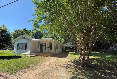 Photo of 2627 Geneva Street, Montgomery, AL 36107 (MLS # 581841)