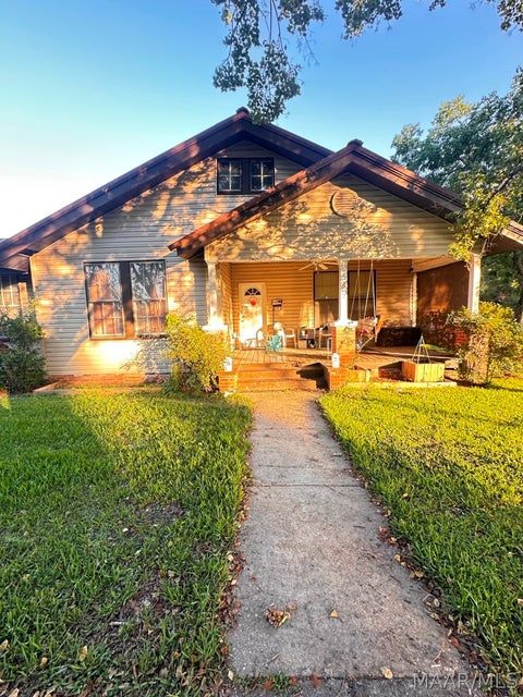 Photo of 302 Central Boulevard, Tallassee, AL 36078 (MLS # 590617)