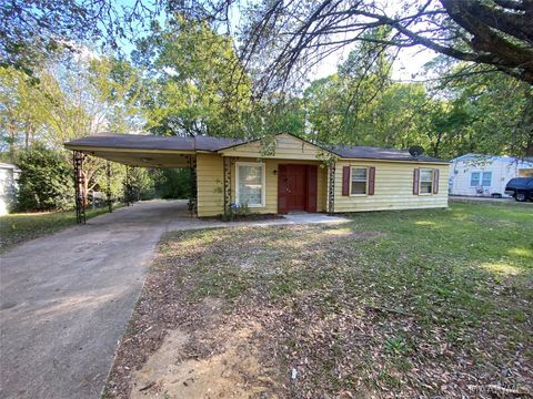 Photo of 3540 Farwood Drive, Montgomery, AL 36109 (MLS # 585262)