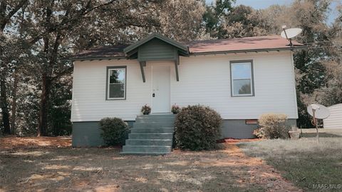 Photo of 16 FLOYD Lane, Tallassee, AL 36078 (MLS # 580522)
