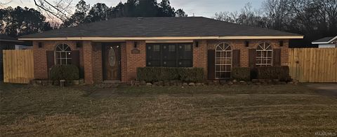 Photo of 921 Oakbrook Drive, Montgomery, AL 36110 (MLS # 584045)