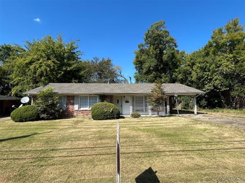 Photo of 1131 MARLOWE Drive, Montgomery, AL 36116 (MLS # 590701)