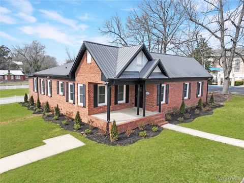 Photo of 203 8th Street, Clanton, AL 35045 (MLS # 583875)