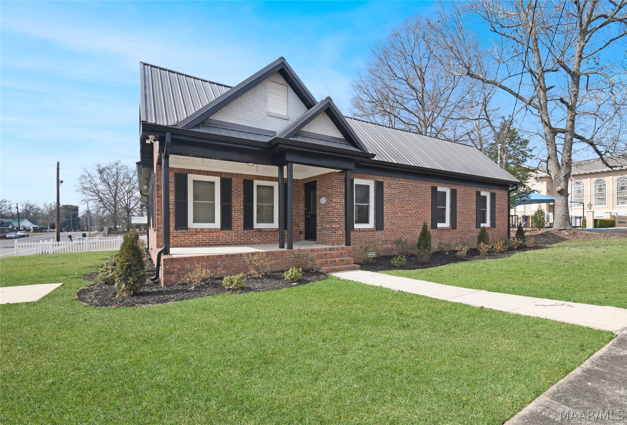 203 8th Street - Photo 3