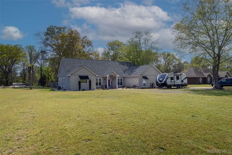 Photo of 198 Meadow Lane, Deatsville, AL 36022 (MLS # 585135)