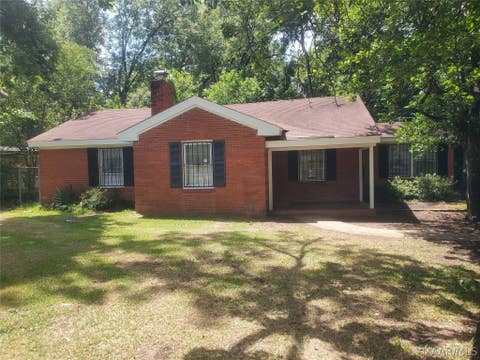 Photo of 2318 ELSMEADE Drive, Montgomery, AL 36116 (MLS # 588906)