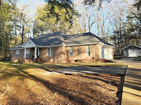 Photo of 925 Peace Church Road, Wetumpka, AL 36093 (MLS # 583024)