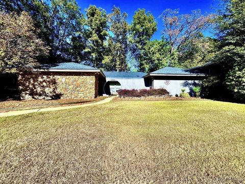 Photo of 46 Creek Drive, Montgomery, AL 36117 (MLS # 581106) Photo of 46 Creek Drive, Montgomery, AL 36117 (MLS # 581106)