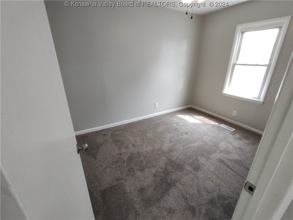 Dunbar, West Virginia 25064, United States, 3 Bedrooms Bedrooms, ,1 BathroomBathrooms,Residential,Pending,36778