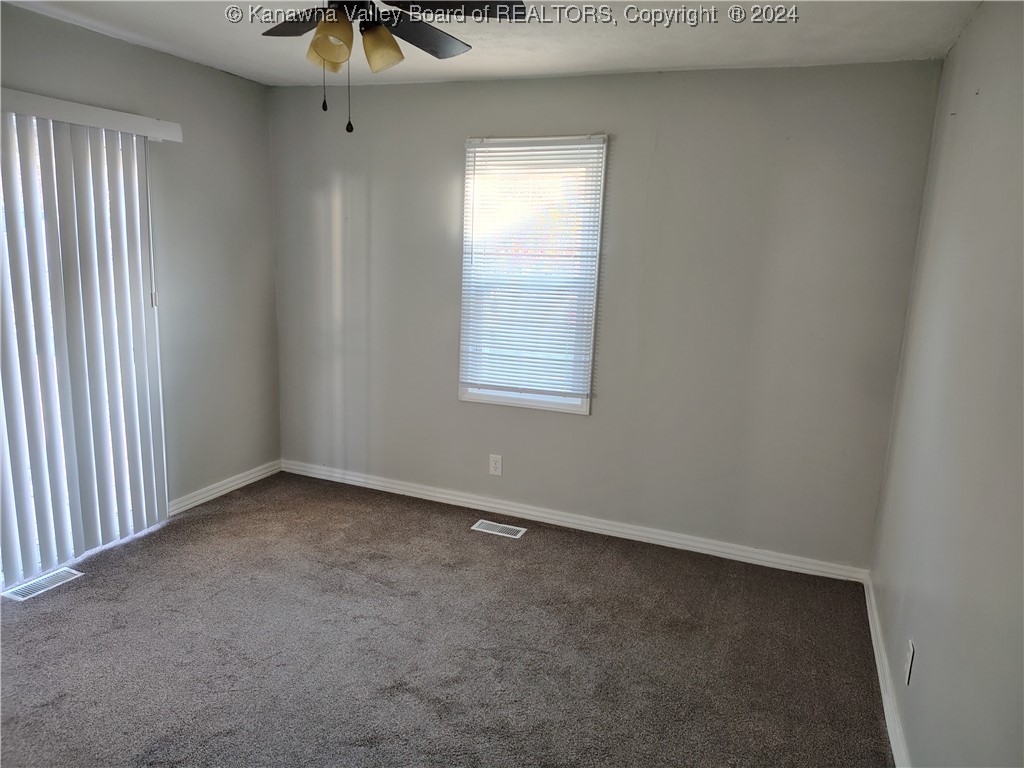 Dunbar, West Virginia 25064, United States, 3 Bedrooms Bedrooms, ,1 BathroomBathrooms,Residential,Pending,36778