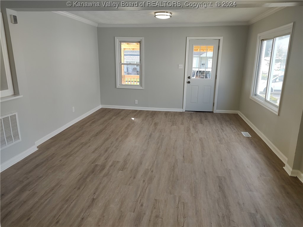 Dunbar, West Virginia 25064, United States, 3 Bedrooms Bedrooms, ,1 BathroomBathrooms,Residential,Pending,36778