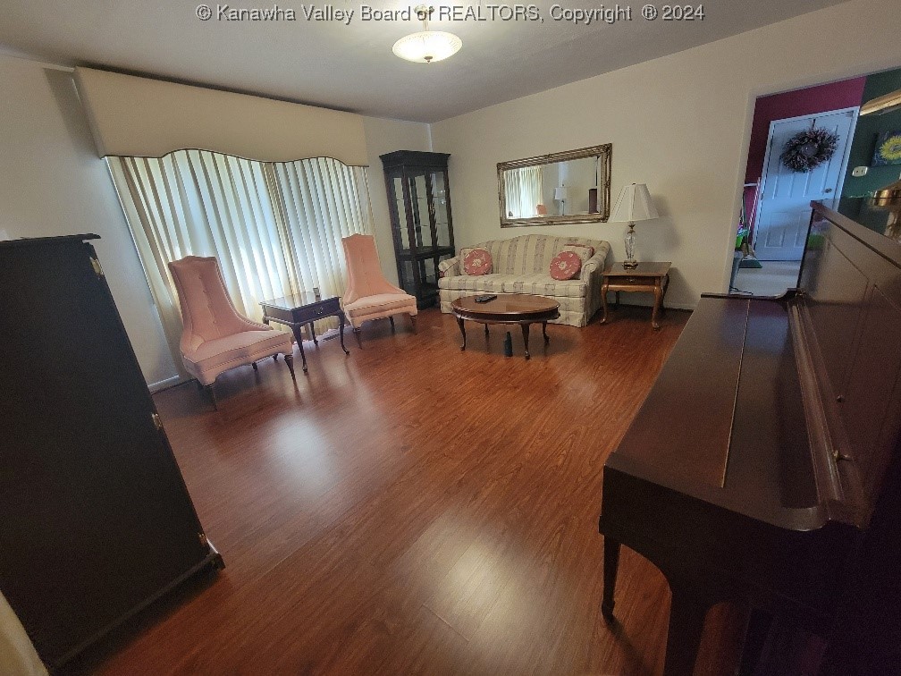 Chesapeake, West Virginia 25315, United States, 4 Bedrooms Bedrooms, ,2 BathroomsBathrooms,Residential,Active,27709