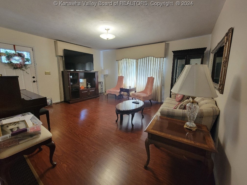 Chesapeake, West Virginia 25315, United States, 4 Bedrooms Bedrooms, ,2 BathroomsBathrooms,Residential,Active,27709