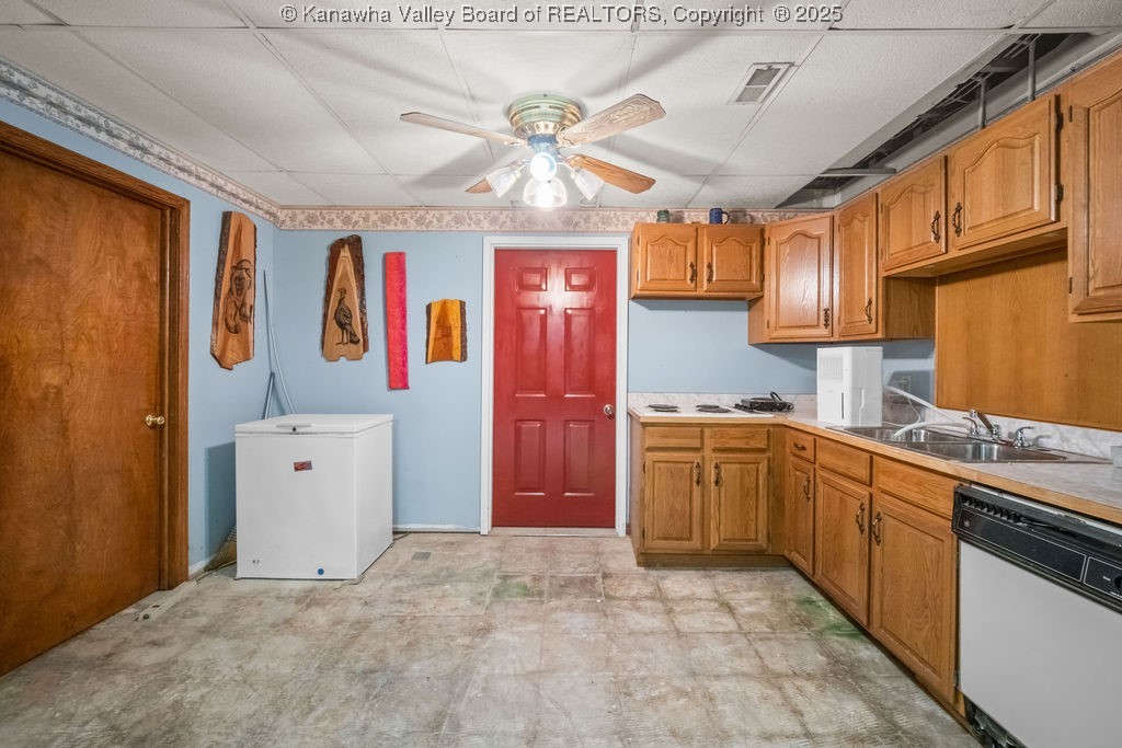 West Virginia 26206, United States, 4 Bedrooms Bedrooms, ,3 BathroomsBathrooms,Residential,Active,197823