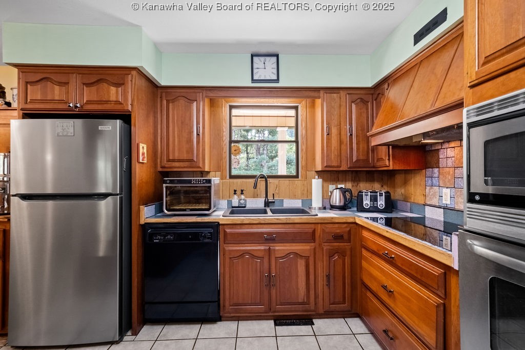 West Virginia 26206, United States, 4 Bedrooms Bedrooms, ,3 BathroomsBathrooms,Residential,Active,197823