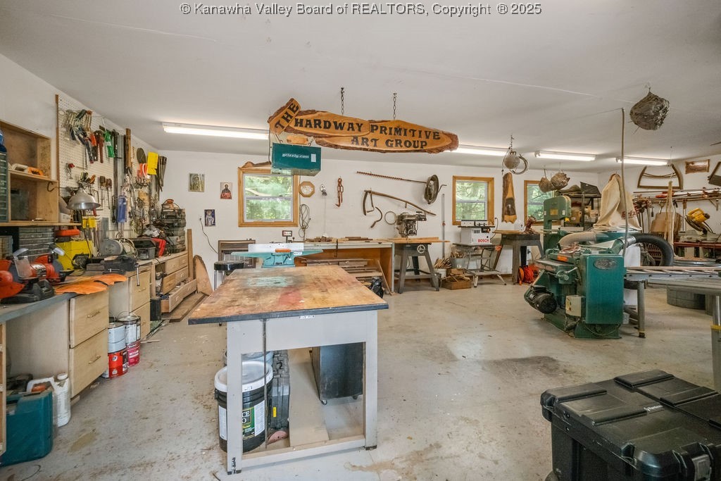 West Virginia 26206, United States, 4 Bedrooms Bedrooms, ,3 BathroomsBathrooms,Residential,Active,197823