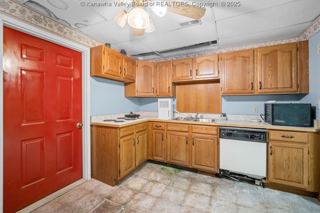 West Virginia 26206, United States, 4 Bedrooms Bedrooms, ,3 BathroomsBathrooms,Residential,Active,197823