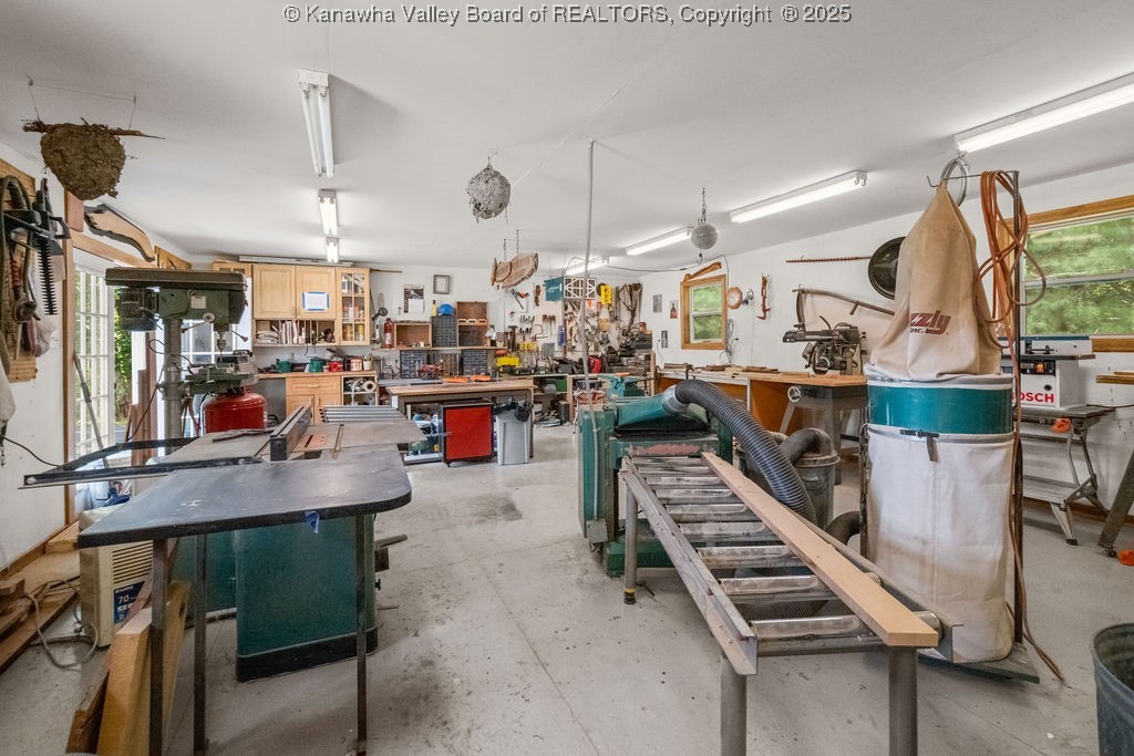 West Virginia 26206, United States, 4 Bedrooms Bedrooms, ,3 BathroomsBathrooms,Residential,Active,197823