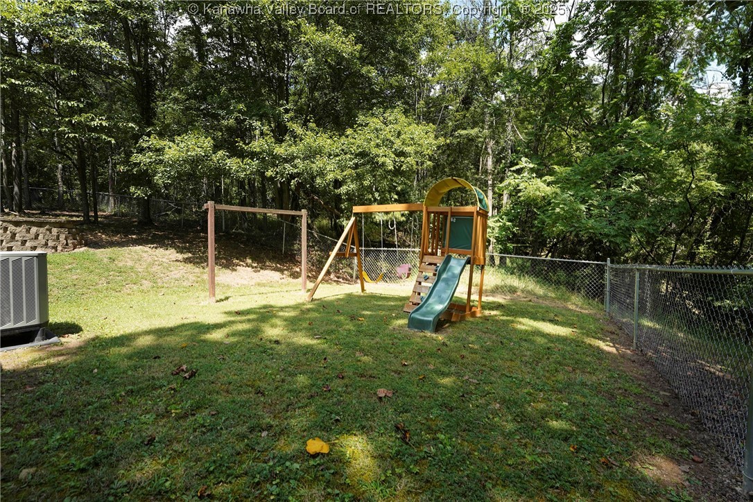 Charleston, West Virginia 25313, United States, 3 Bedrooms Bedrooms, ,3 BathroomsBathrooms,Residential,Active,193876