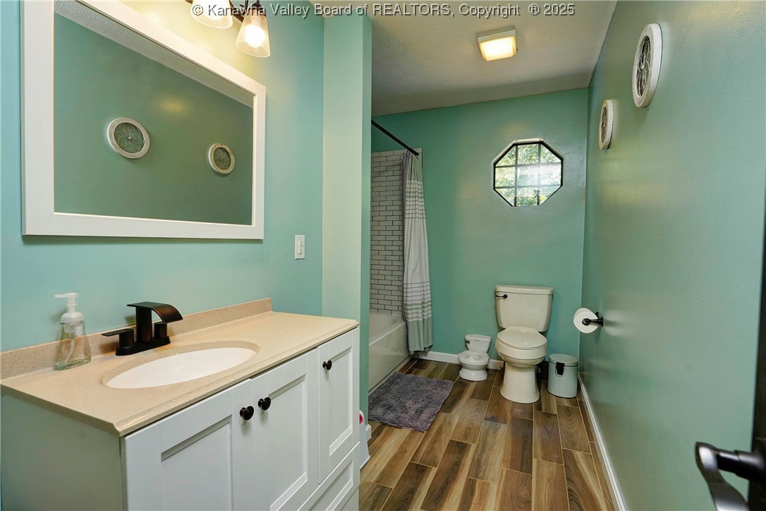 Charleston, West Virginia 25313, United States, 3 Bedrooms Bedrooms, ,3 BathroomsBathrooms,Residential,Active,193876