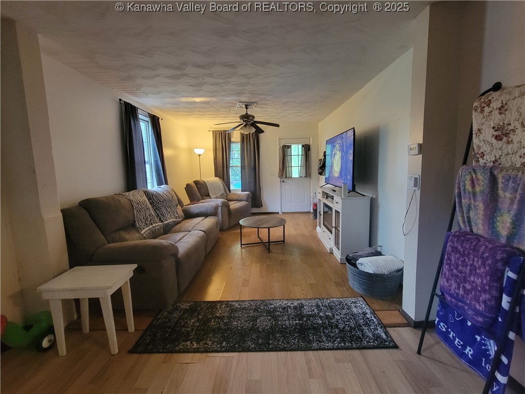 Dunbar, West Virginia 25064, United States, 2 Bedrooms Bedrooms, ,1 BathroomBathrooms,Residential,Active,171809