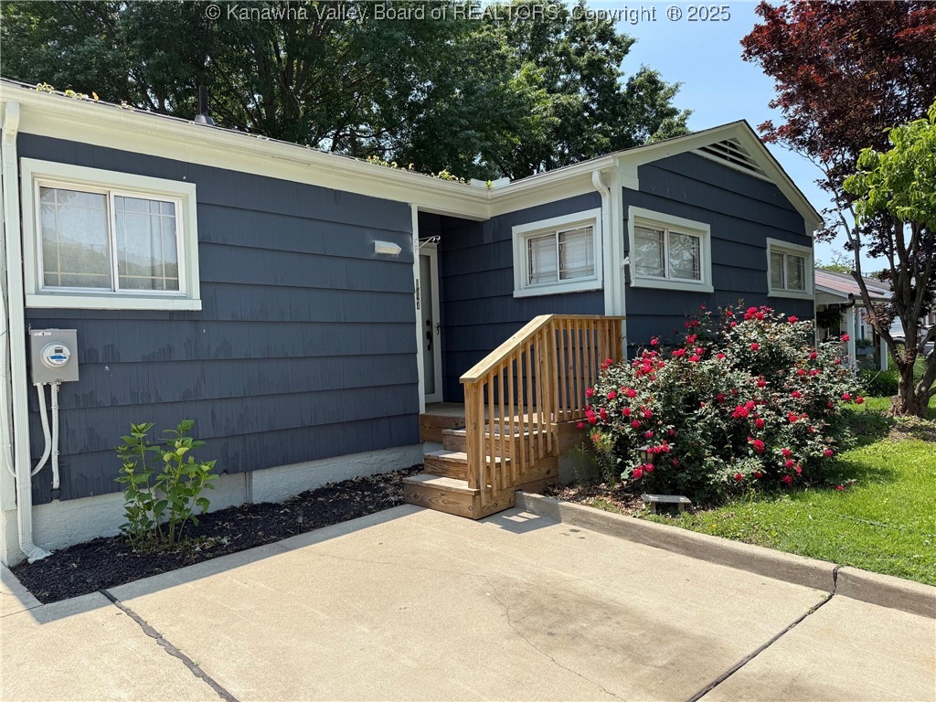 Nitro, West Virginia 25143, United States, 4 Bedrooms Bedrooms, ,2 BathroomsBathrooms,Residential,Active,150655 Nitro, West Virginia 25143, United States, 4 Bedrooms Bedrooms, ,2 BathroomsBathrooms,Residential,Active,150655