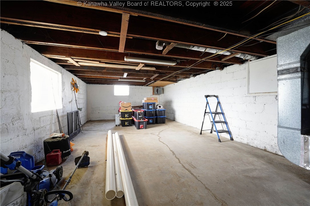 Charleston, West Virginia 25302, United States, 3 Bedrooms Bedrooms, ,2 BathroomsBathrooms,Residential,Active,257537